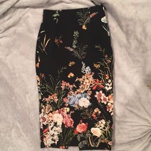 Zara Floral Long Skirt in XS